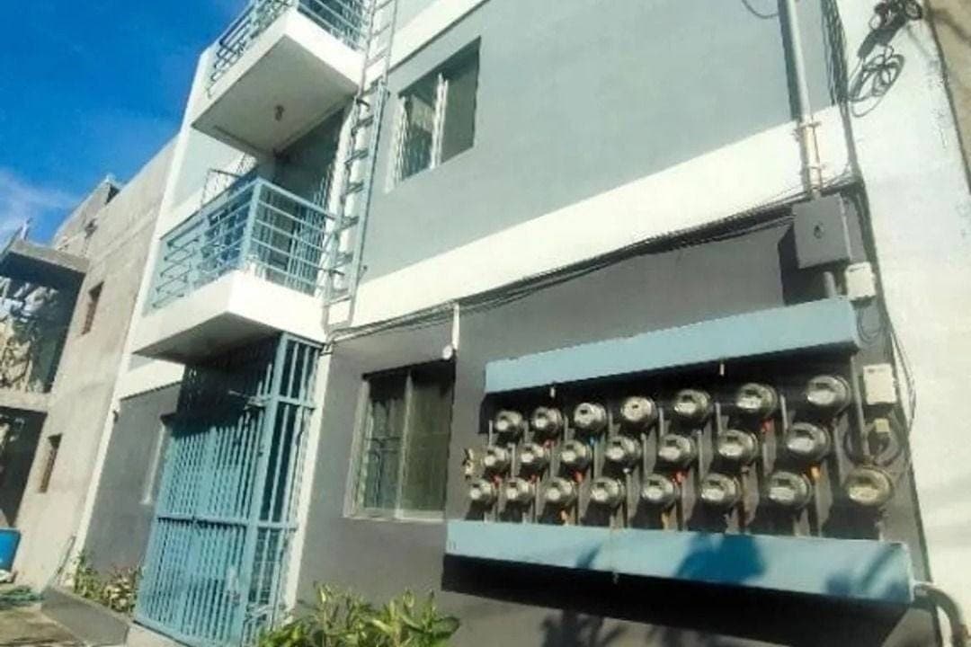 Room for Rent Along Alabang Zapote Road-Near SM Southmall, Madrigal Business Park & North Gate Las Piñas City - photo 1