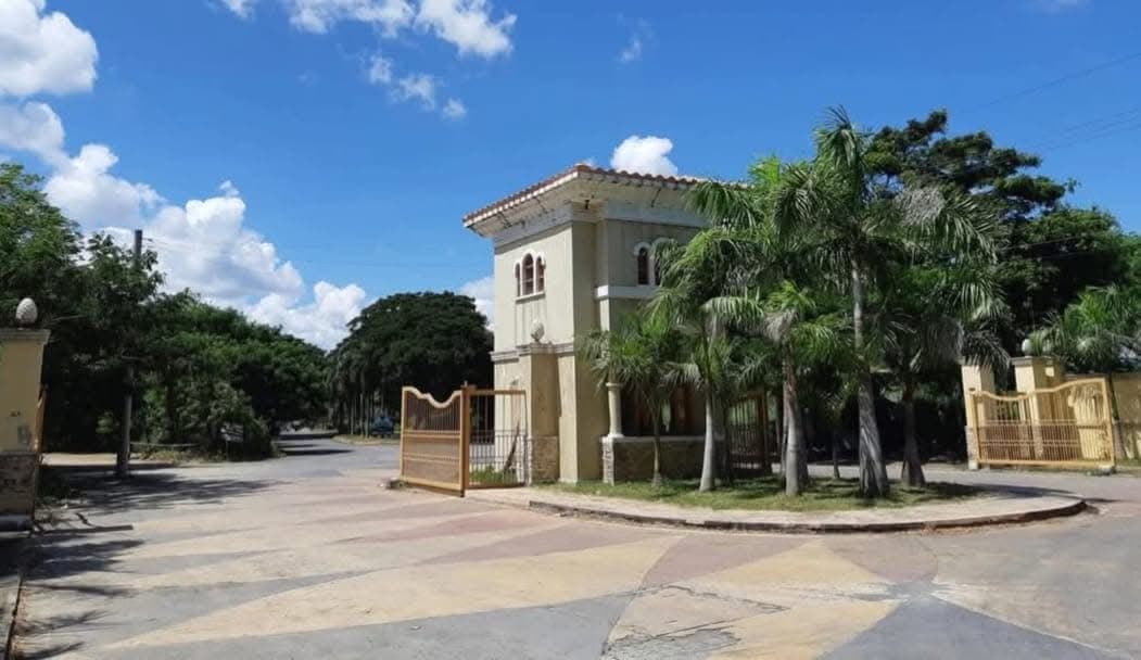 🚗 ACCESSIBLE LIVING: Modern Home Near CALAX & SLEX - Palma Real Residences - photo 1