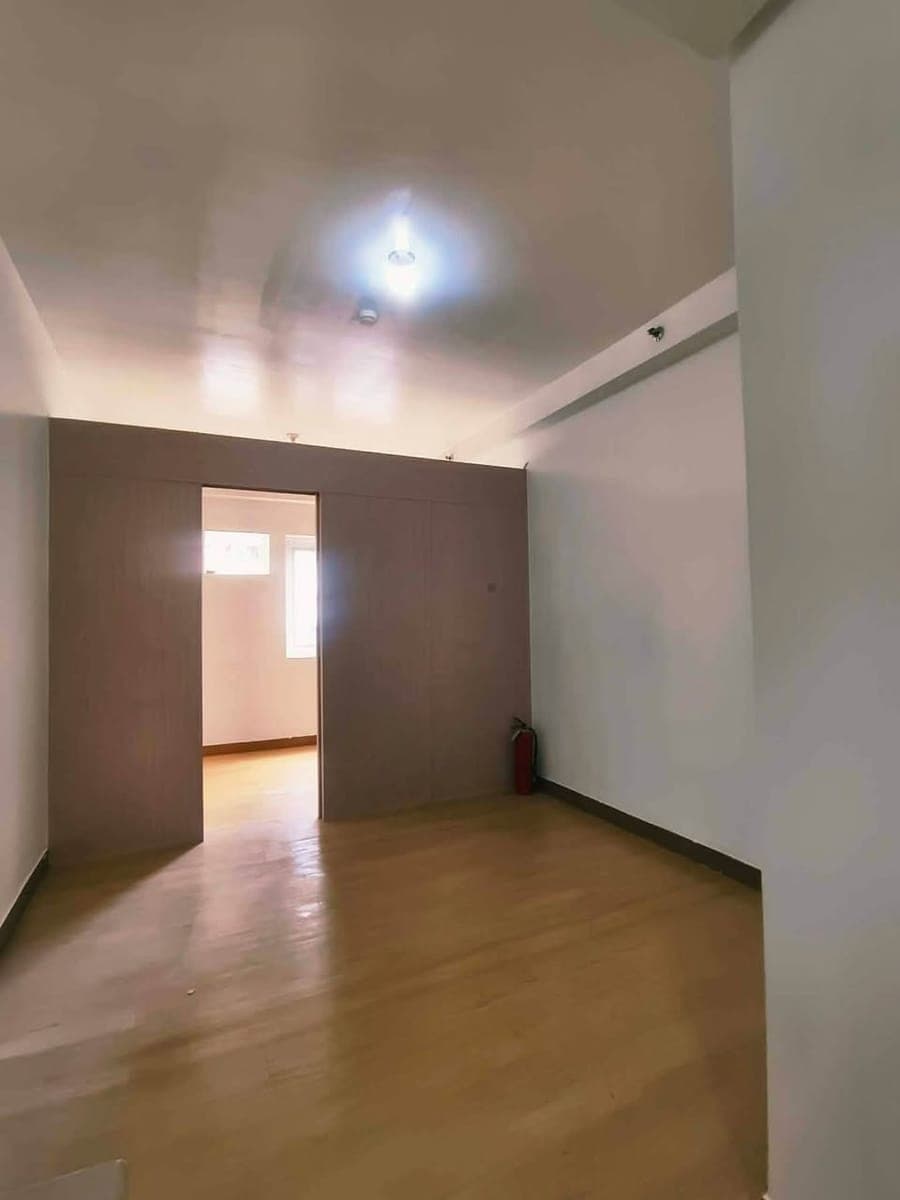 RUSH! FOR RENT TREES RESIDENCE NEAR SM FAIRVIEW - photo 3