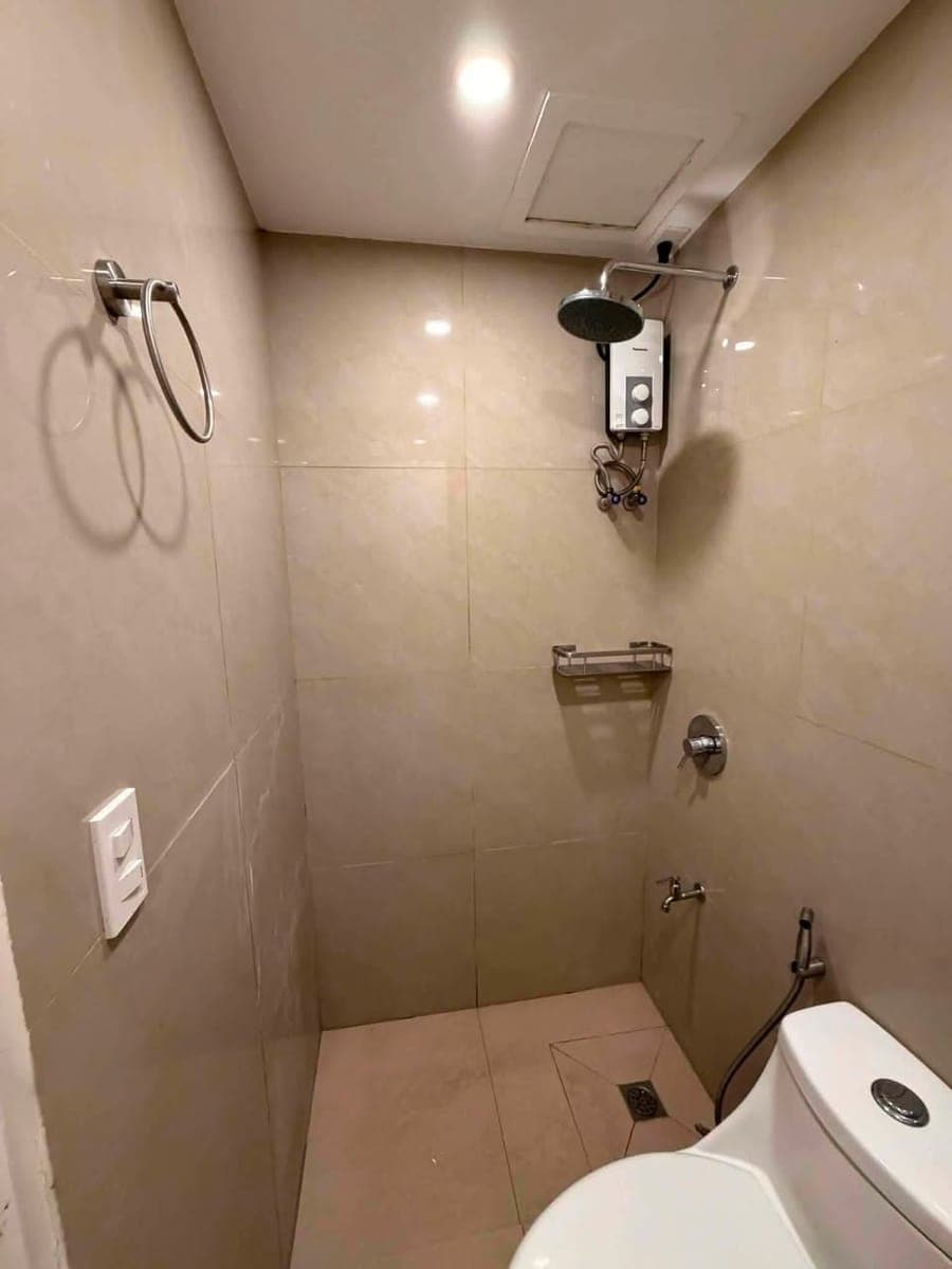 🏢 CONDO FOR RENT IN QUEZON CITY! - photo 4