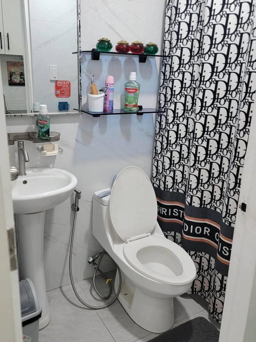 FOR RENT : 1 Bedroom in Victoria Sports Station 2 , Edsa Kamuning Quezon City - photo 5
