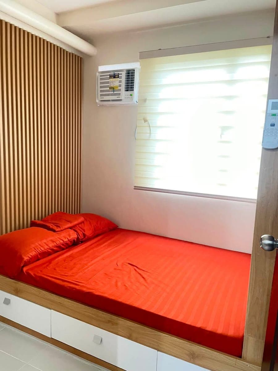 For Rent 3 bedrooms fully Furnished with Parking @ Urban Deca Homes Commonwealth - photo 3