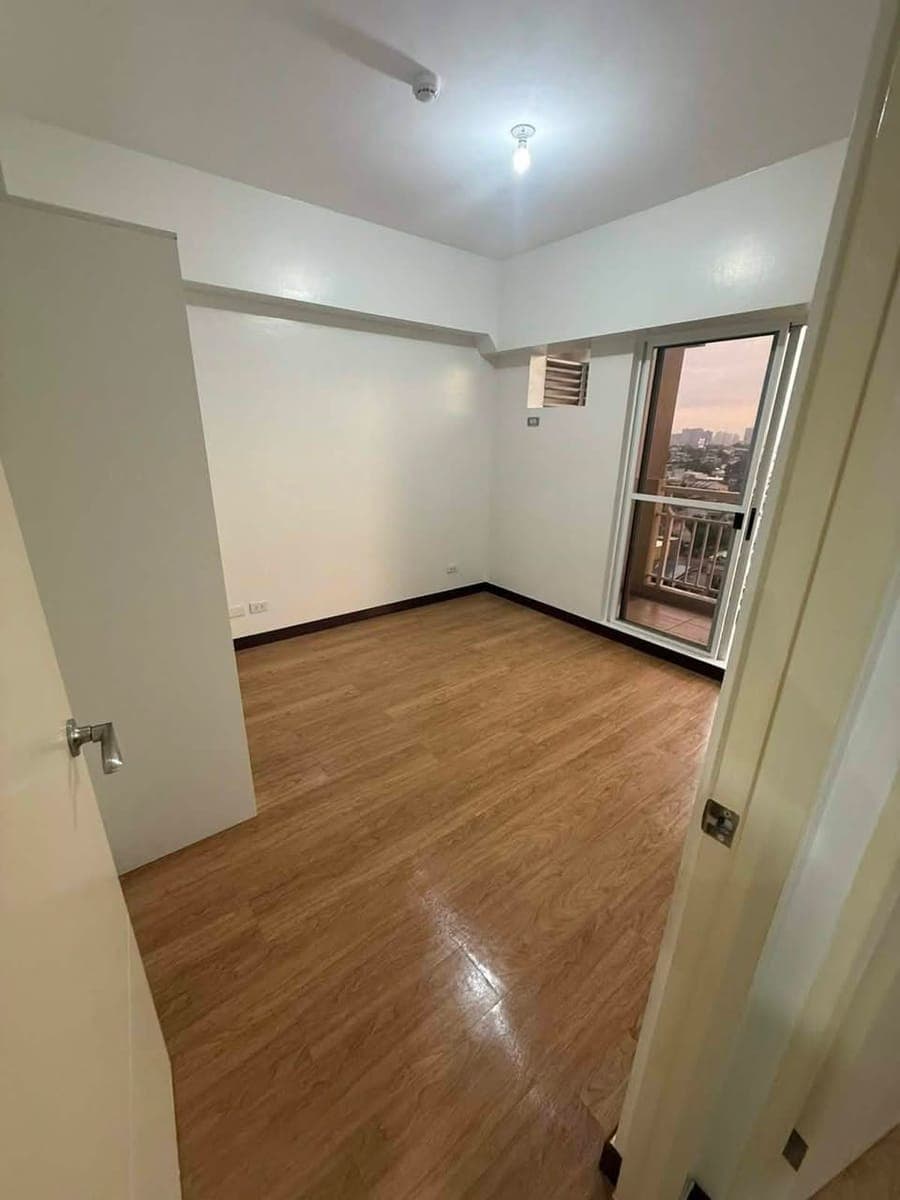 🏙️ FOR LEASE | Spacious 2BR Bare Condo Unit at Infina Towers, Quezon City - photo 5