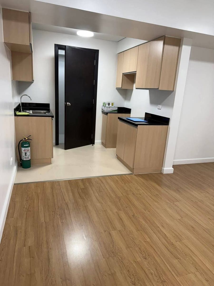 FOR RENT / FOR SALE – 1-Bedroom Furnished Condo Unit - photo 2