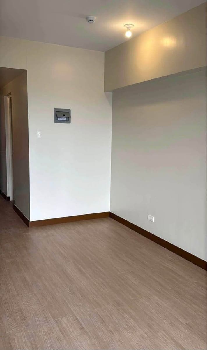 BRANDNEW Studio unit with Balcony FOR RENT - photo 1