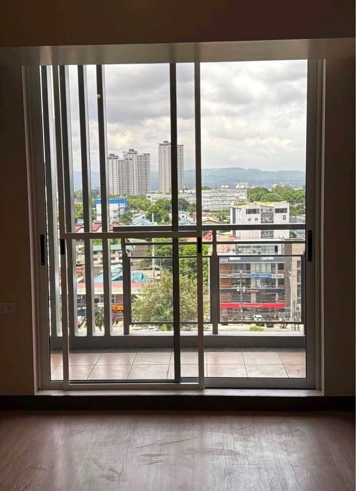 BRANDNEW Studio unit with Balcony FOR RENT - photo 4