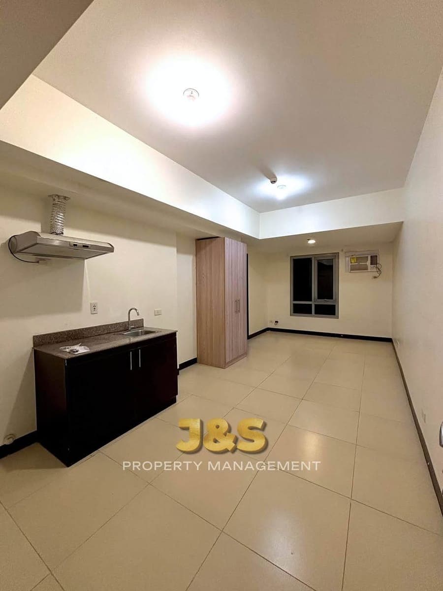Bare Studio Condo For Rent - photo 1
