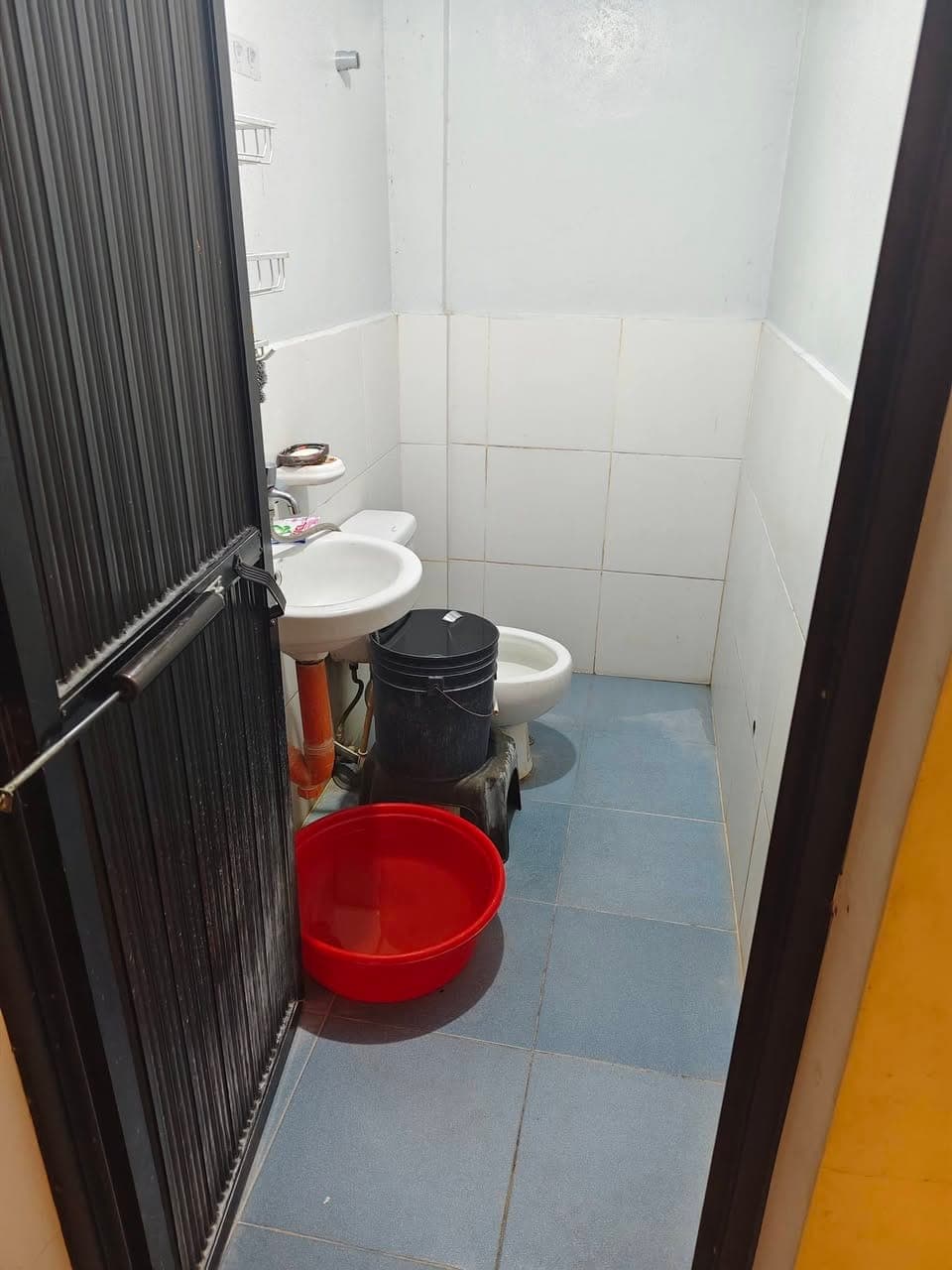 1 male bed specer 19 hyacinth South green hieghts Brgy putatan muntinlupa city 3k Monthly 1 month ad... - photo 3