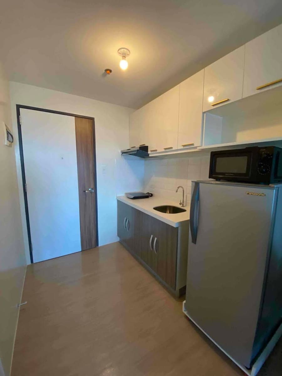 CONDO FOR RENT - photo 3