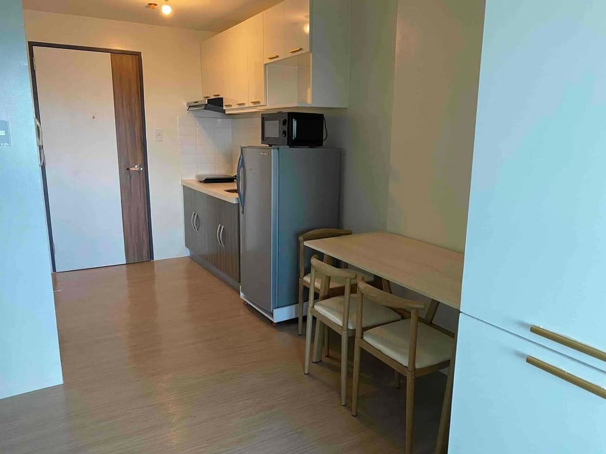 CONDO FOR RENT - photo 4