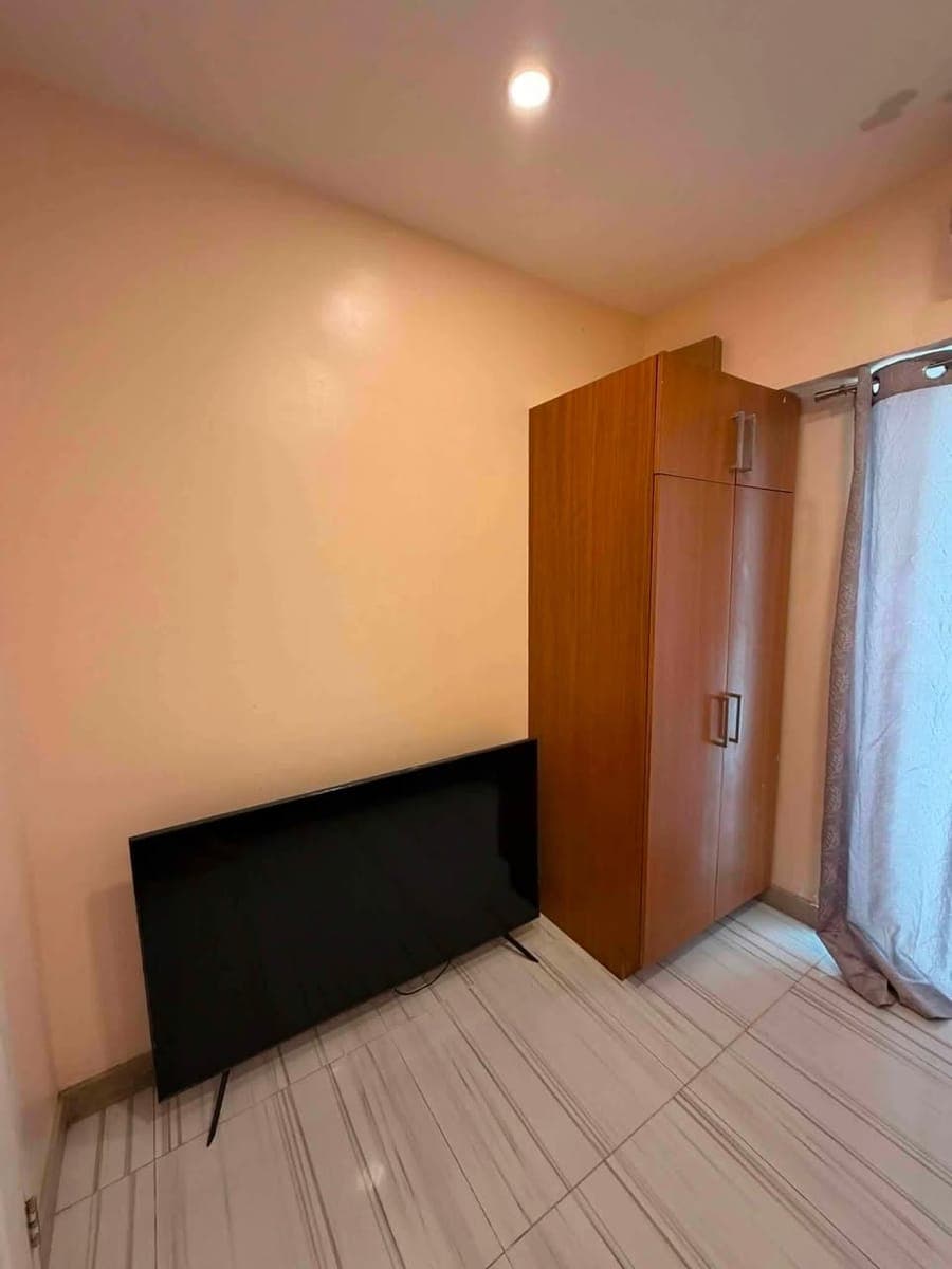 🏢 CONDO FOR RENT IN QUEZON CITY! - photo 2
