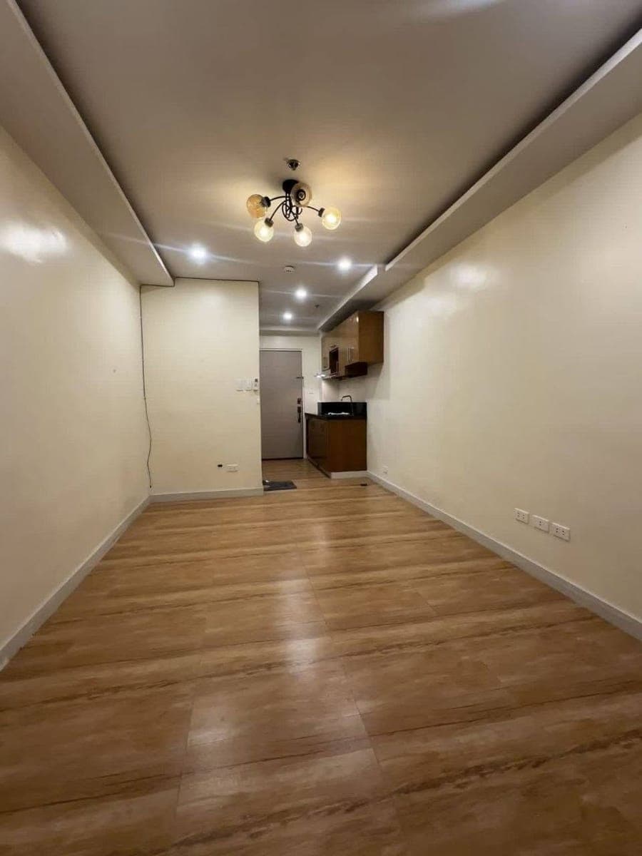 FOR LEASE - photo 1