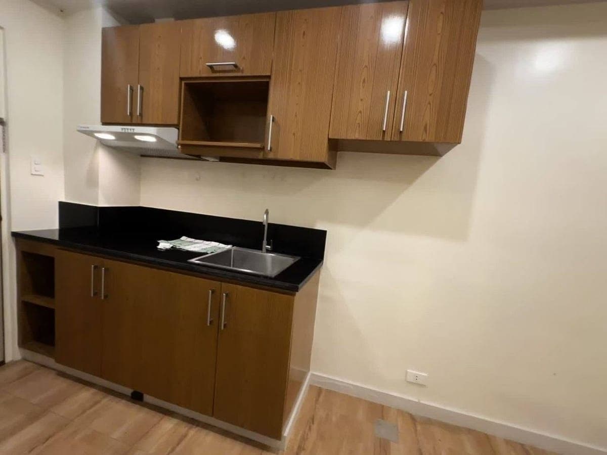FOR LEASE - photo 3