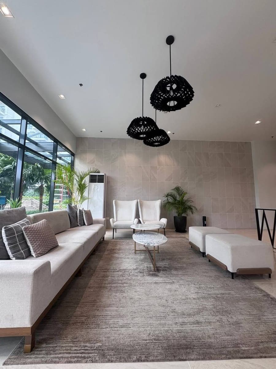 VIENTO AT CERCA ALABANG - photo 1