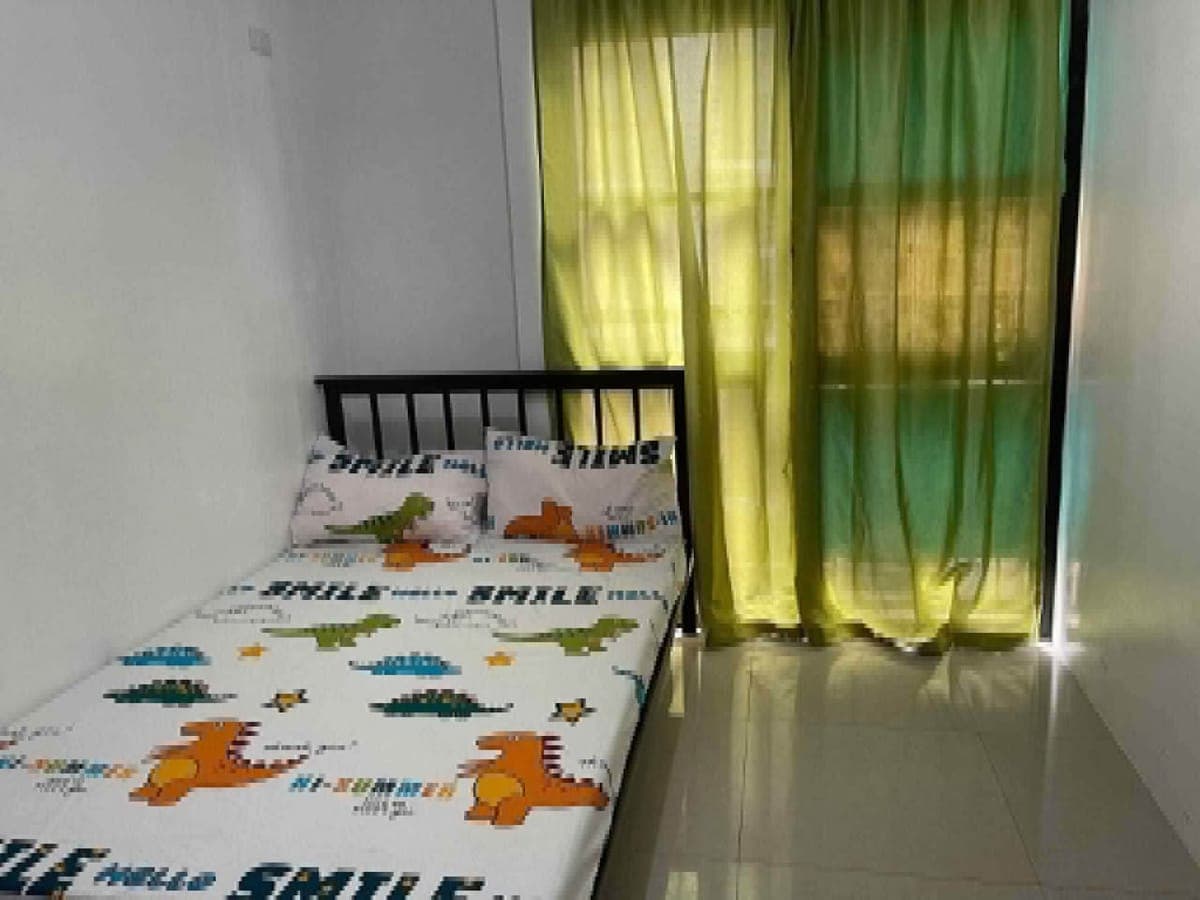 18k Semi furnished Pet  friendly unit !!! - photo 5