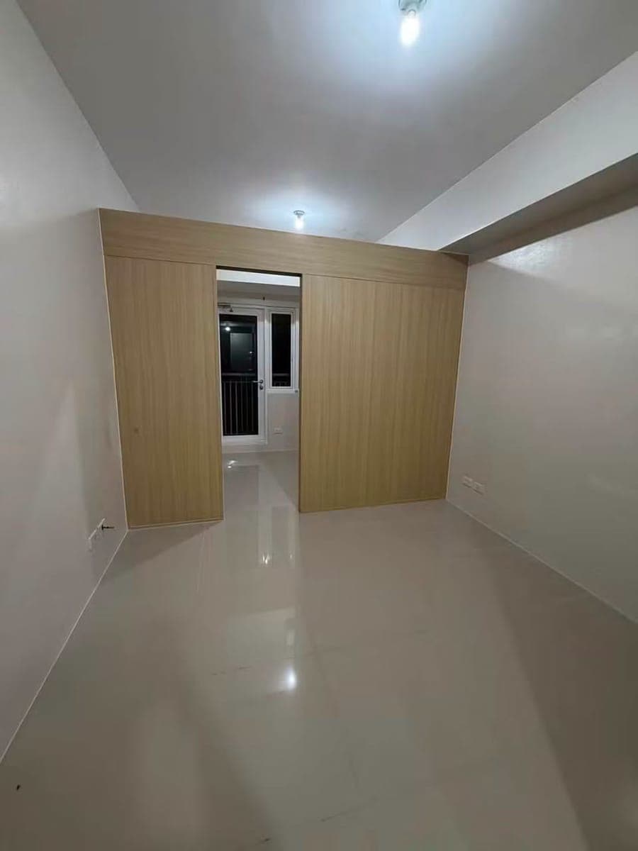 RUSH CONDO FOR RENT – GRASS RESIDENCESw - photo 1