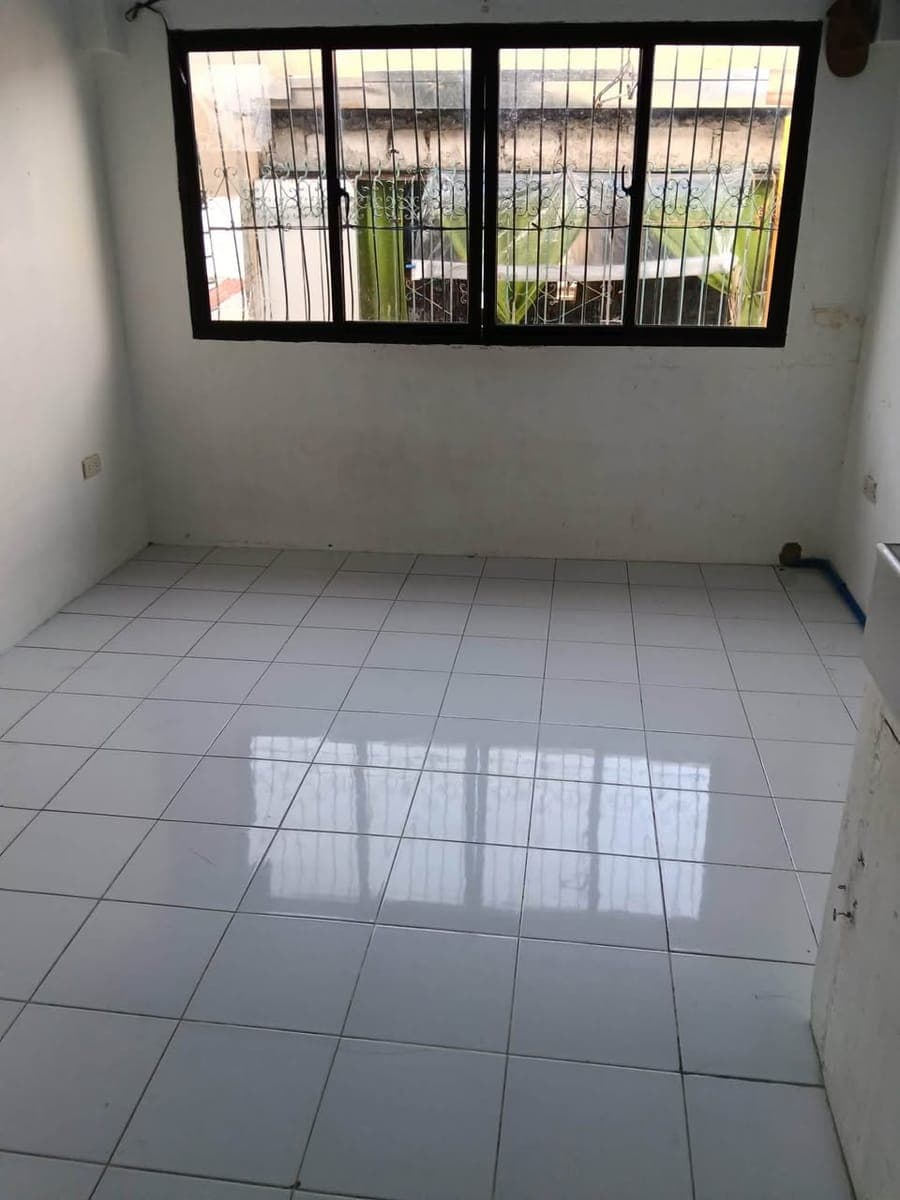 Helping a friend , Studio type for rent in Admiral Las Piñas - photo 1