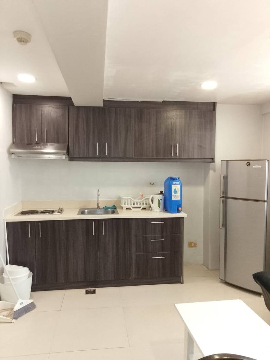 FOR RENT: 2BEDROOMS w/ 2Bathrooms (42sqm) Newly Paint - photo 2