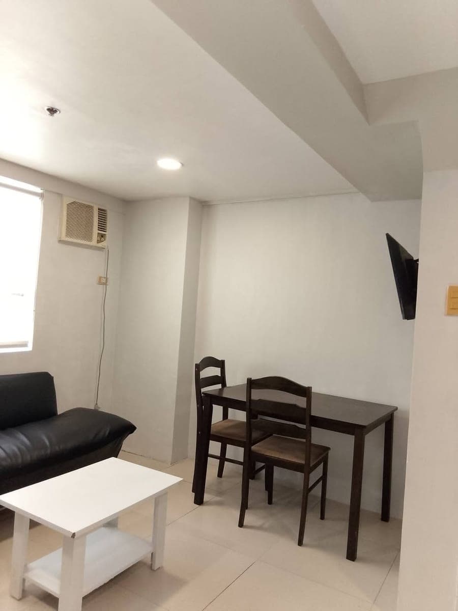 FOR RENT: 2BEDROOMS w/ 2Bathrooms (42sqm) Newly Paint - photo 4