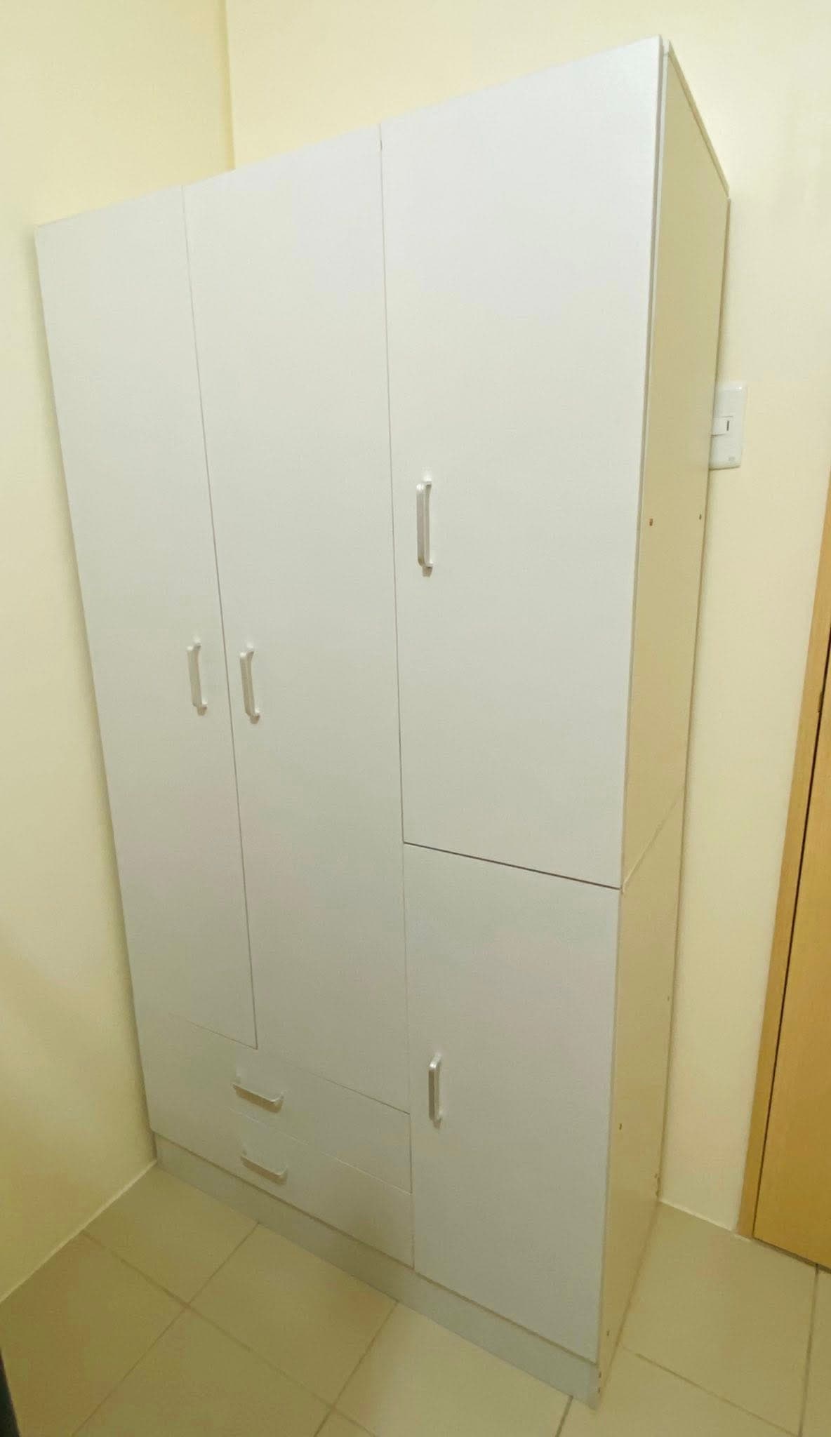 📣 Looking for 1 FEMALE TENANT - only P4,800 per month per pax (shared bedroom w/ 2 current tenants) - photo 1