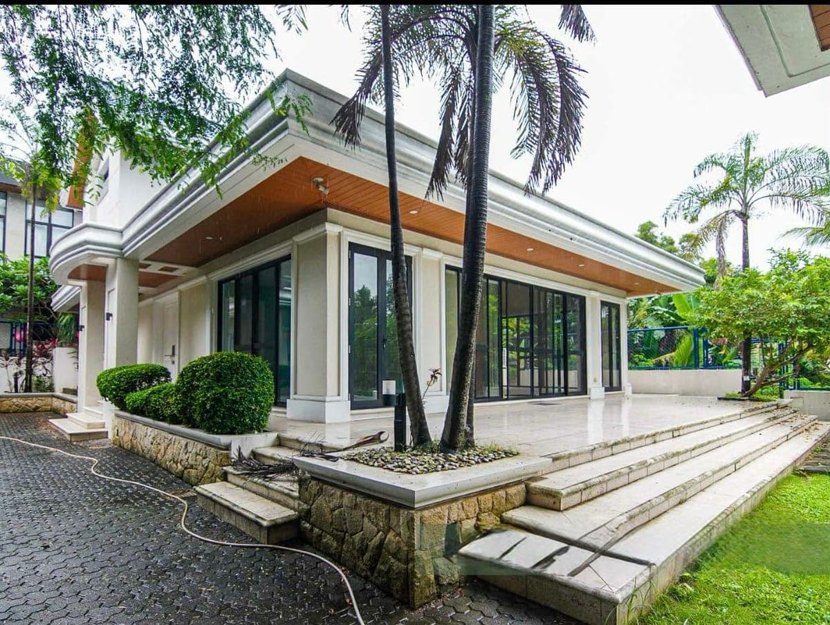 Ayala Alabang Village House For Rent - photo 1