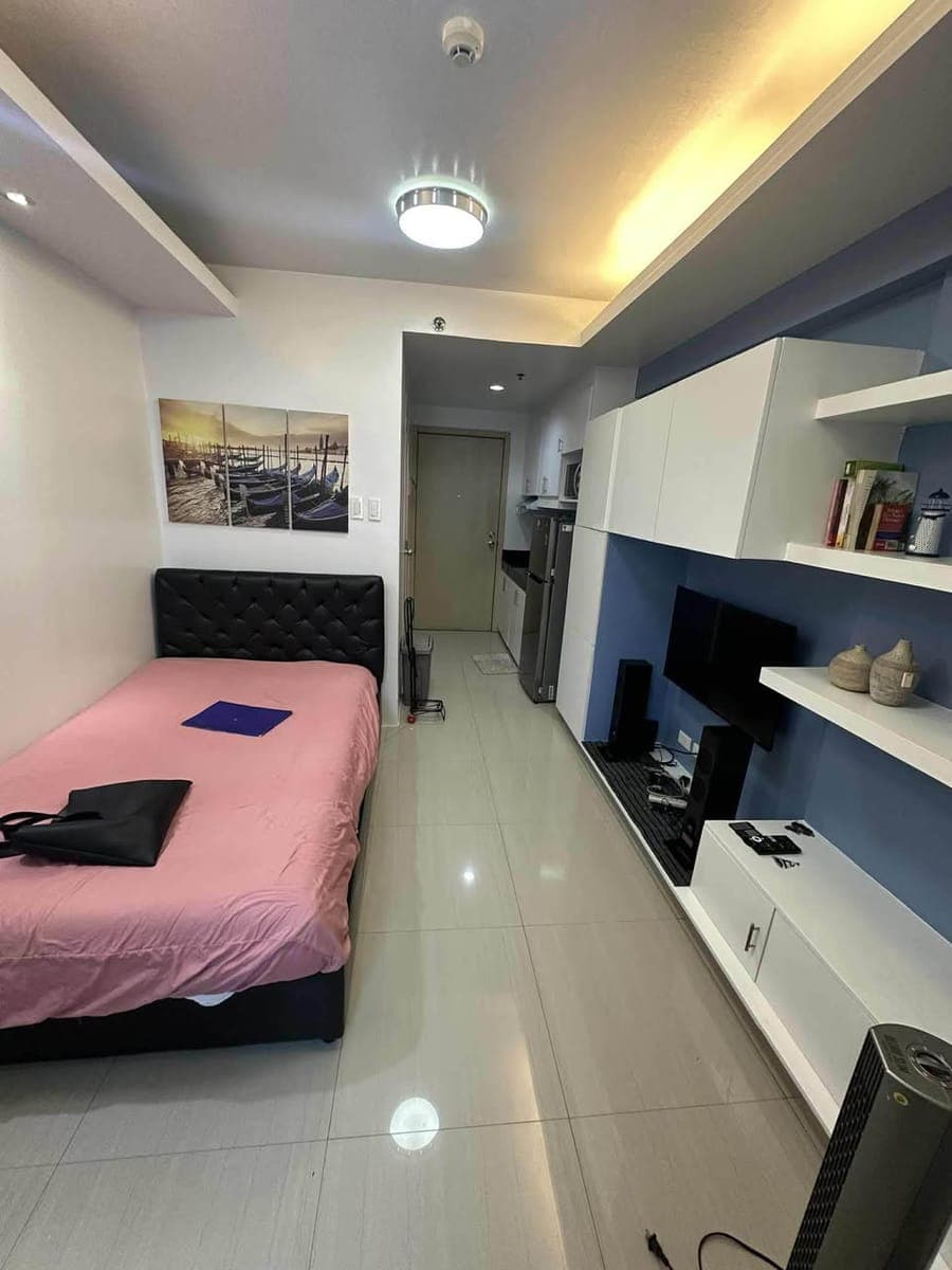 For rent Mplace Residences - photo 1