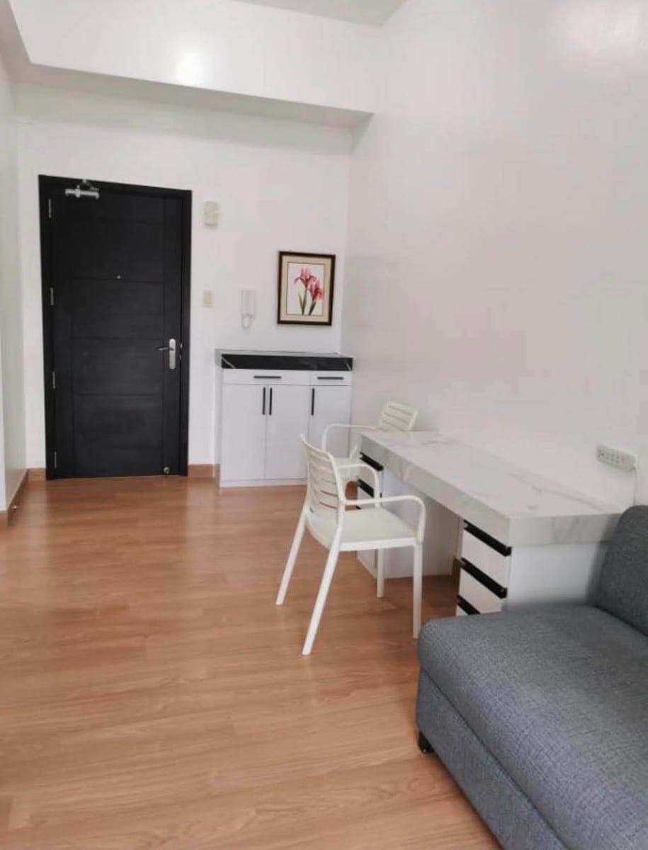 Studio for Rent @ The Capital Towers - photo 1