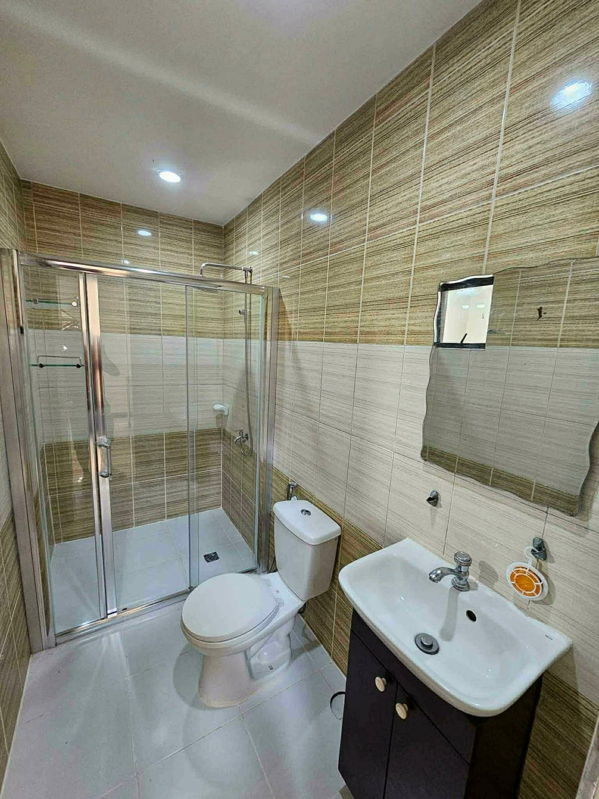 HOUSE FOR RENT – Mercedes Executive Village - photo 1