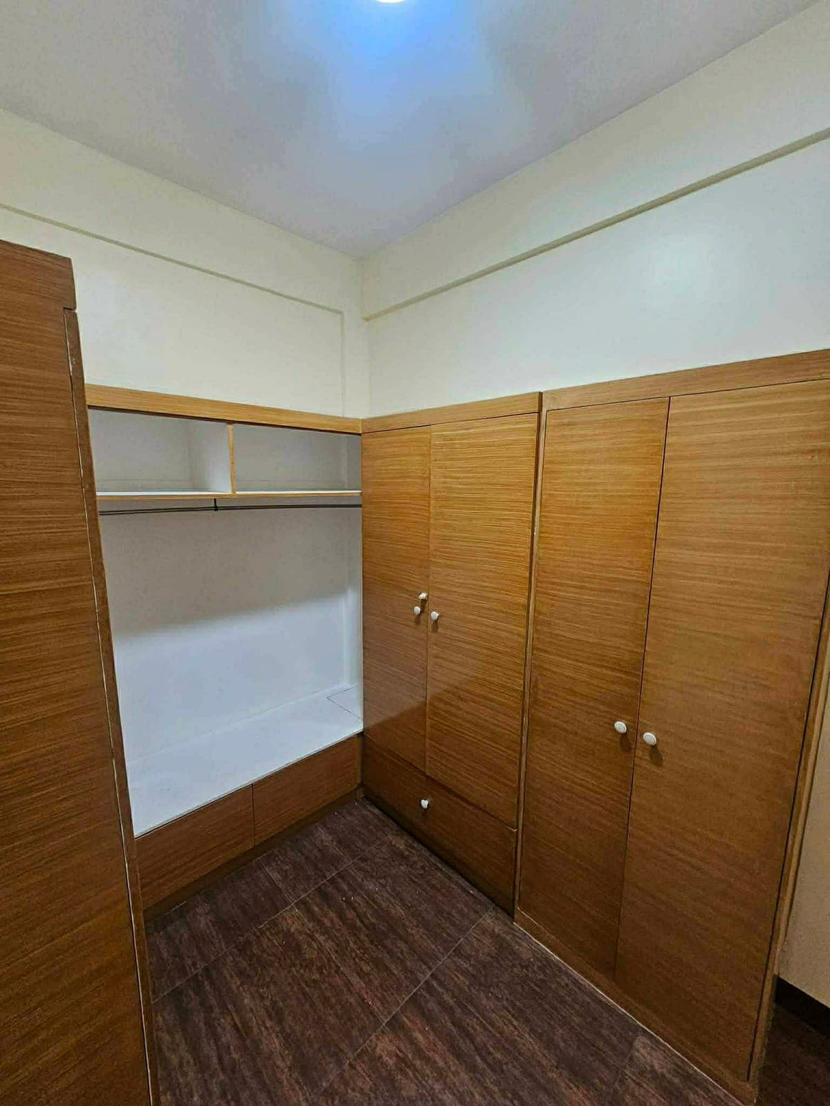 HOUSE FOR RENT – Mercedes Executive Village - photo 3