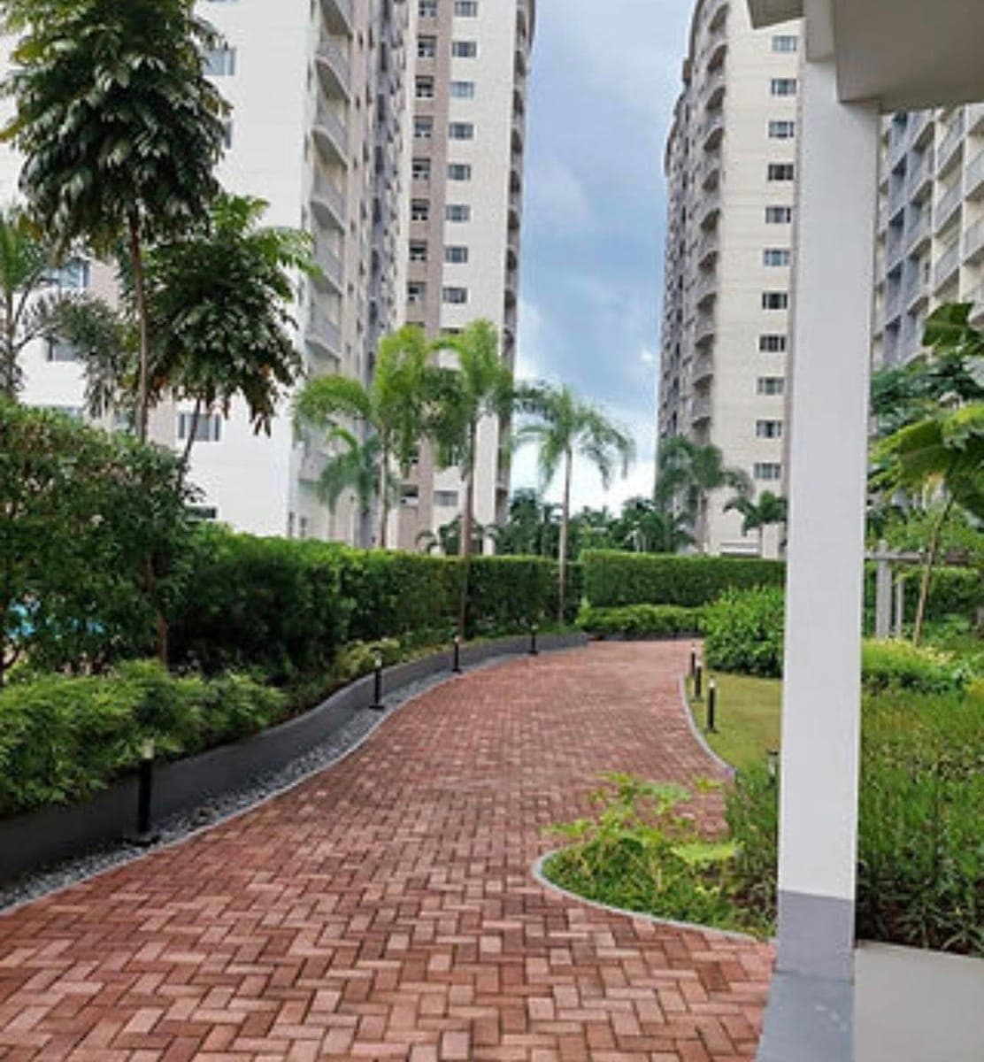 2 bedroom 1 bath condo with pool access for rent near convenient SM Southmall location. Fully furnished. Pm for details - photo 3