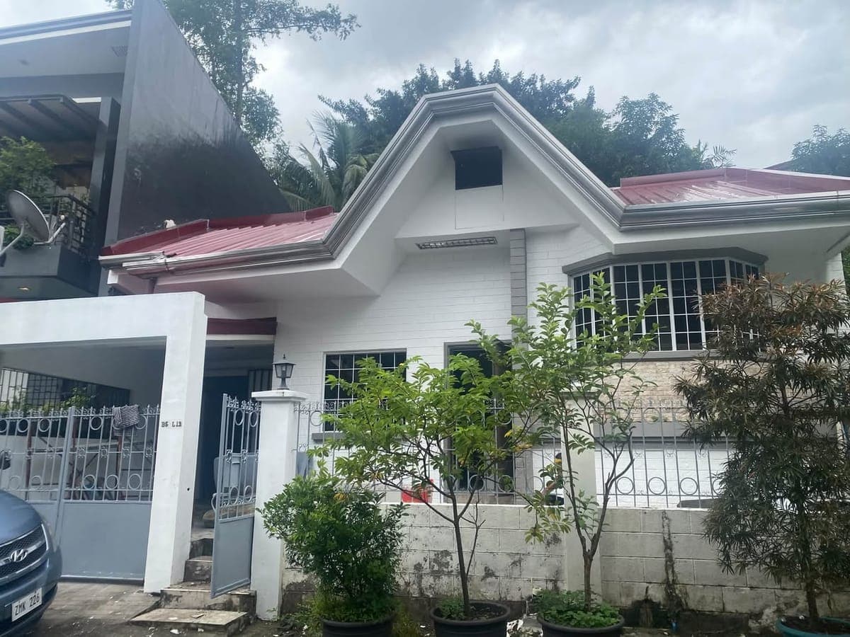 🏡 HOUSE FOR RENT — VIOLAGO HOMES, BATASAN HILLS QC - photo 1