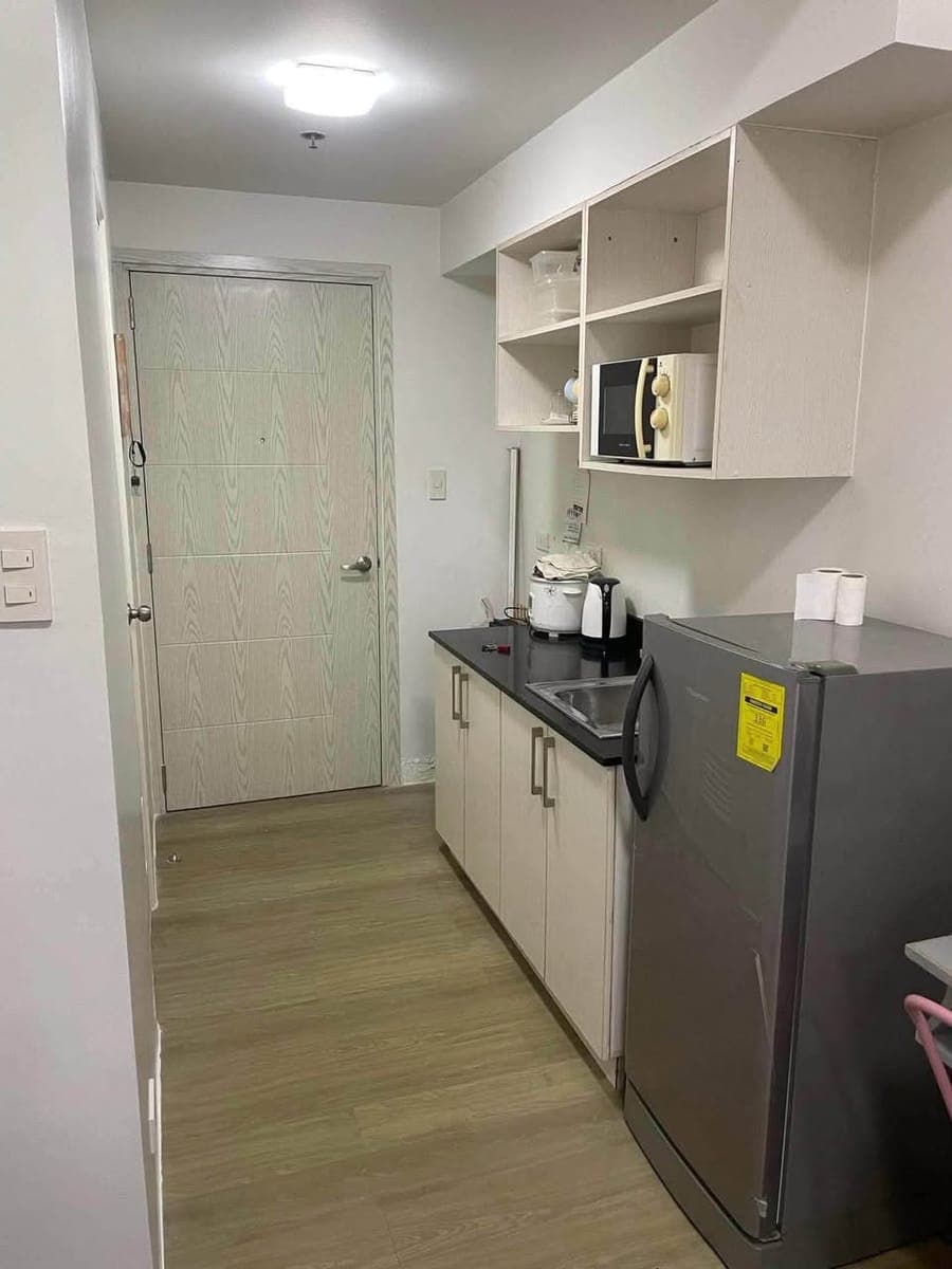 FOR RENT: ₱21,000/month. - Inclusive condo dues - photo 2