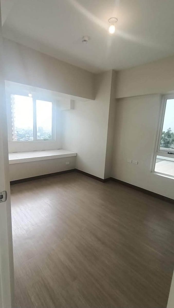 FOR LEASE - photo 1