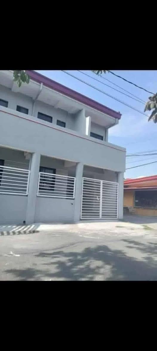 🏠 Las Pinas Room for Rent walking Distance Savemore Along Marcos Alvarez & Las Pinas Medical Center!🏠 - photo 1
