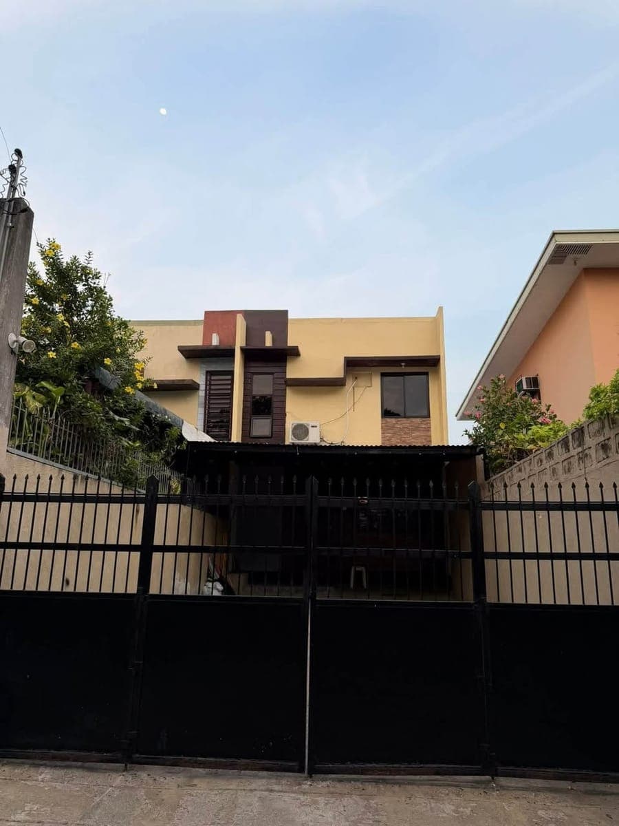 TOWNHOUSE FOR RENT – Pilar Executive Village, Las Piñas City - photo 1