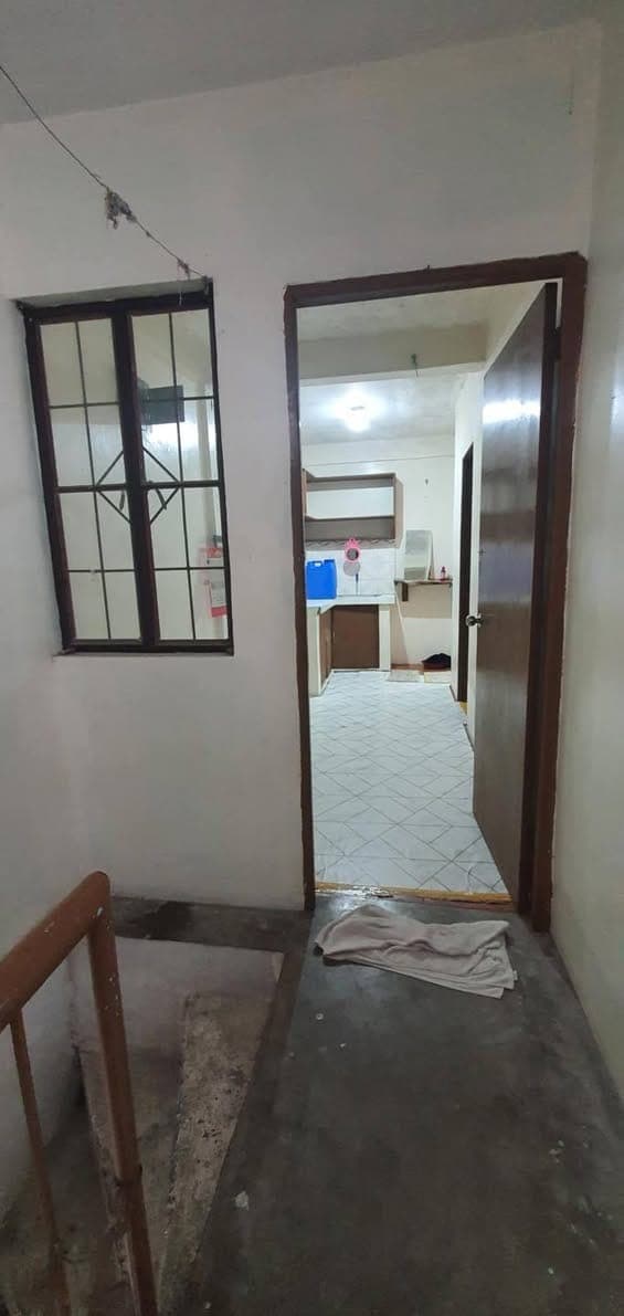 good day po admin makikipost po apartment for rent 5k per month may sarili kuntador maynilad tubig a... - photo 1
