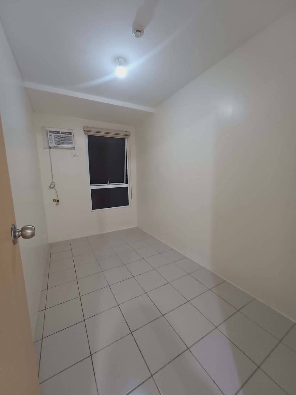 ‼️ Bare Unit for Rent ‼️ - photo 1