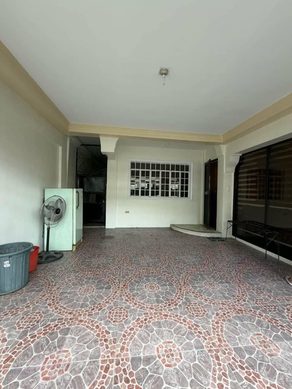 House for Rent (Semi Furnished) – Greenwoods Executive Village Phase 6 - photo 3