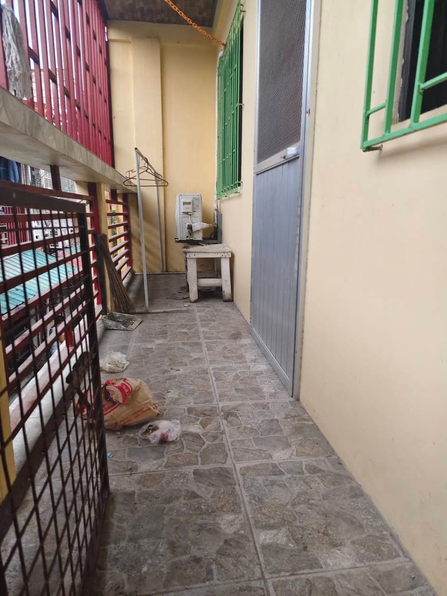 Room for 1 male 19 hyacinth South green hieghts Brgy putatan muntinlupa city 3 k monthly 1 month adv... - photo 3