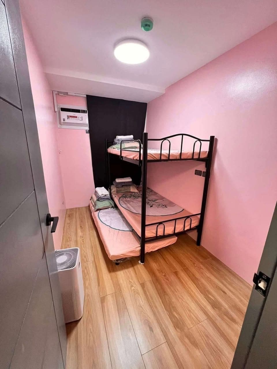 UNIT 4 rent - photo 1