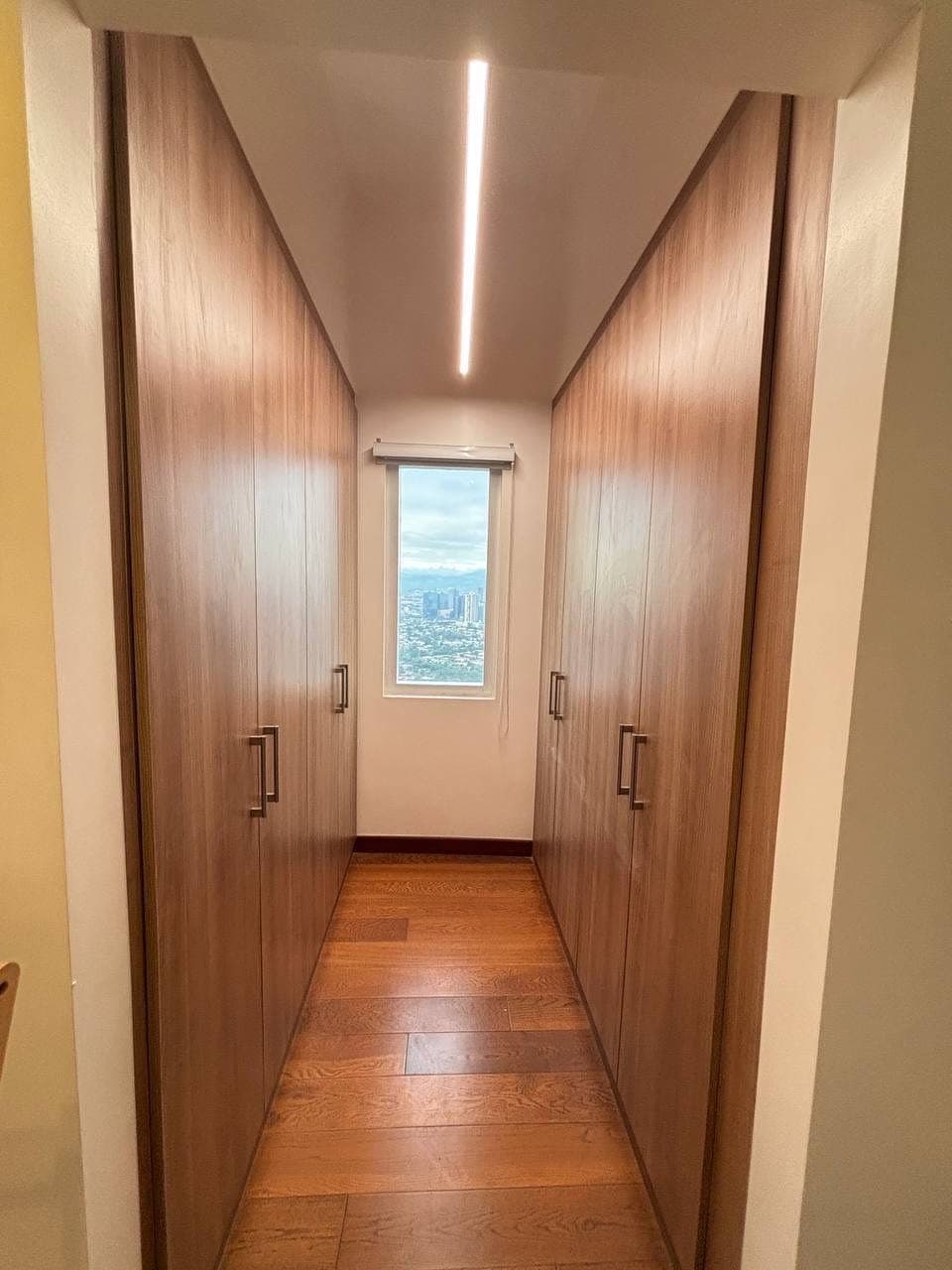 Pasig Royalton at Capitol Commons. - photo 1