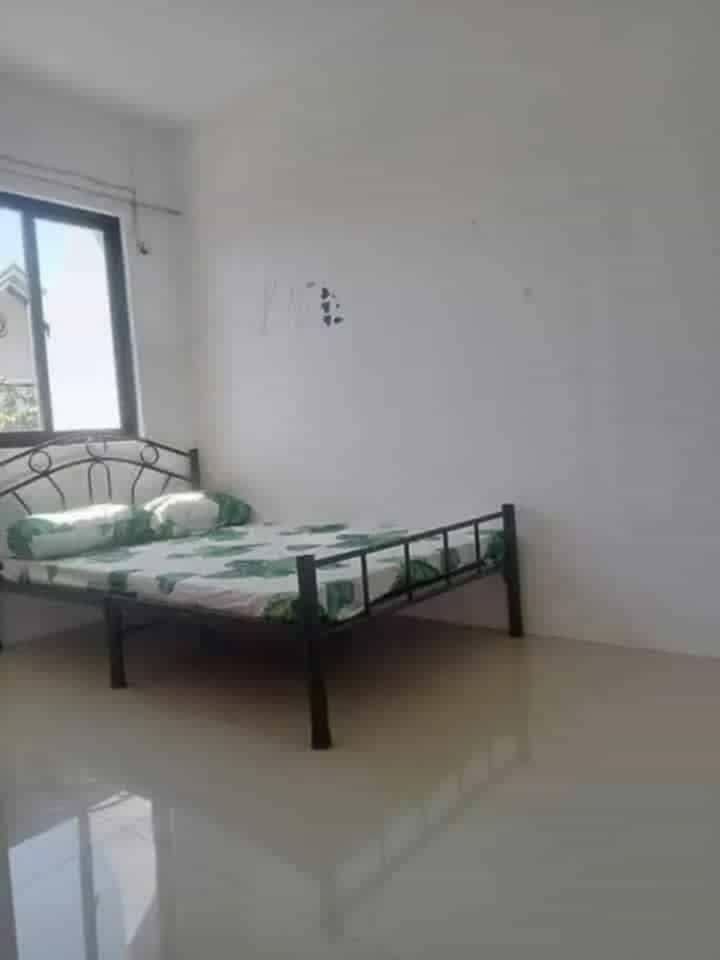 🏠 Las Pinas Room for Rent walking Distance Savemore Along Marcos Alvarez & Las Pinas Medical Center!🏠 - photo 4