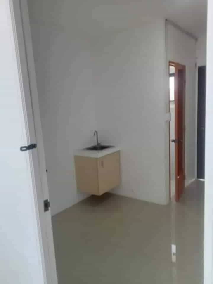 🏠 Las Pinas Room for Rent walking Distance Savemore Along Marcos Alvarez & Las Pinas Medical Center!🏠 - photo 5