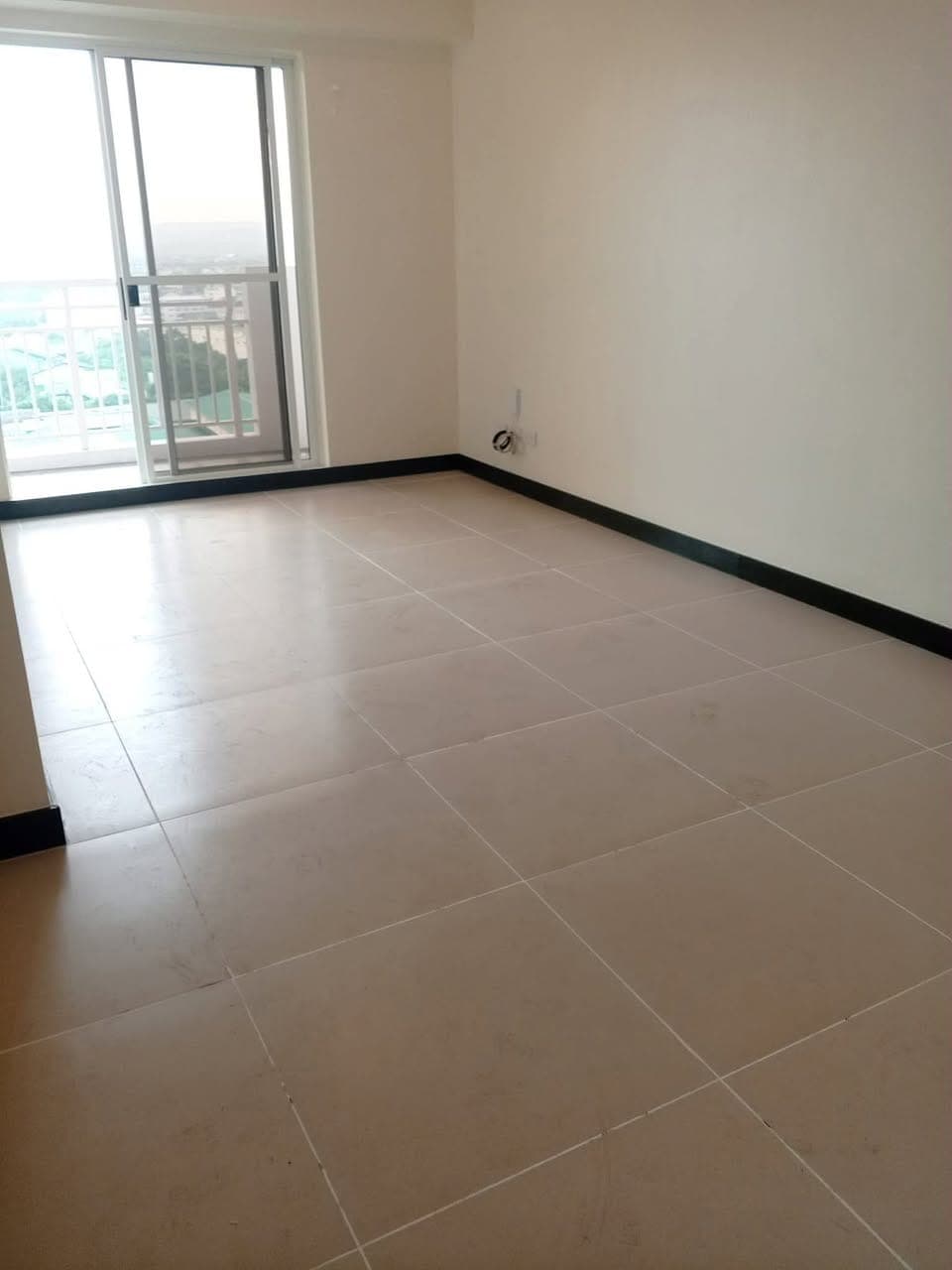 2BR FOR RENT WITH PARKING NEAR SM MARIKINA & AYALA MALLS FELIZ - photo 2