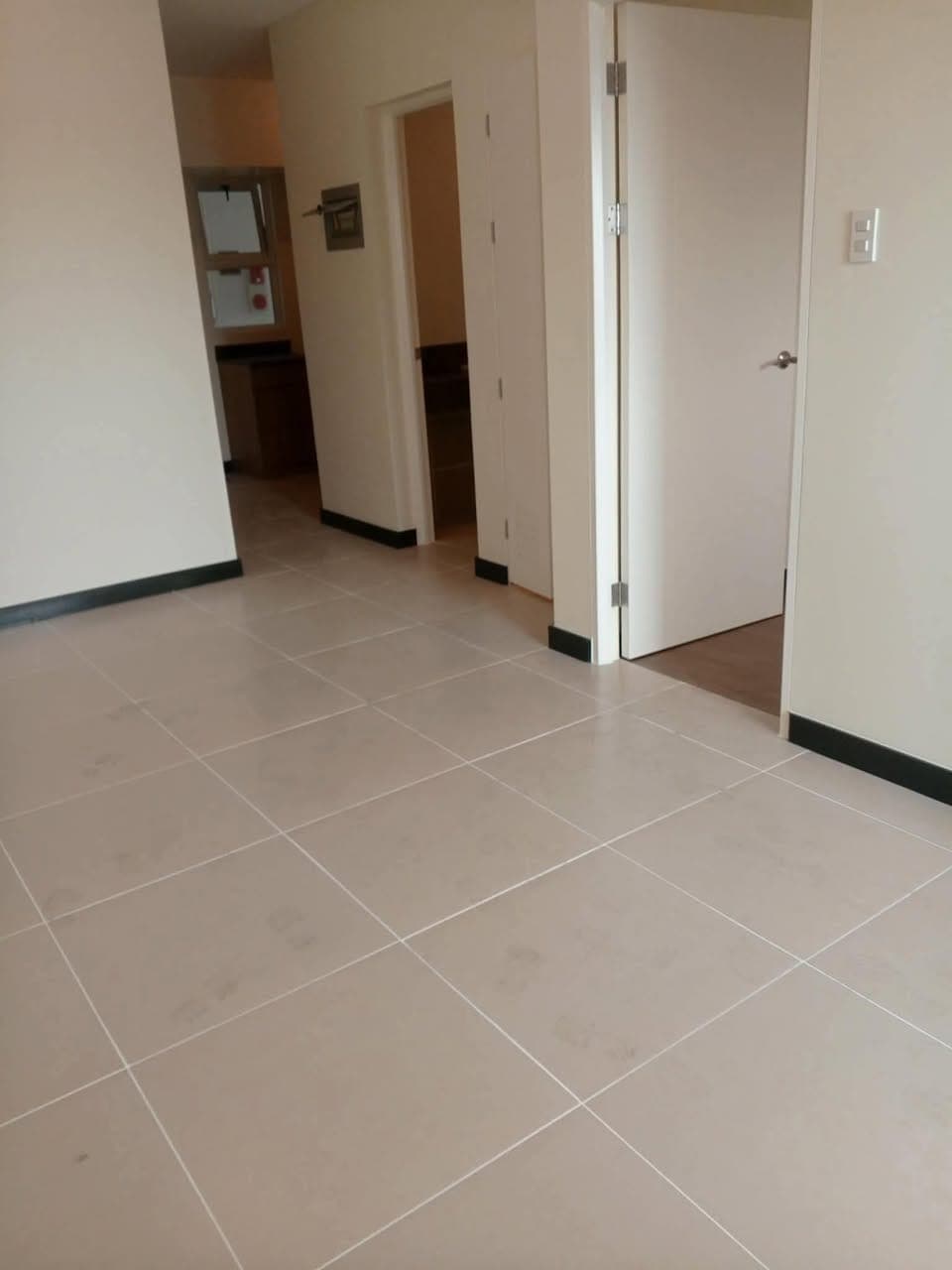 2BR FOR RENT WITH PARKING NEAR SM MARIKINA & AYALA MALLS FELIZ - photo 3