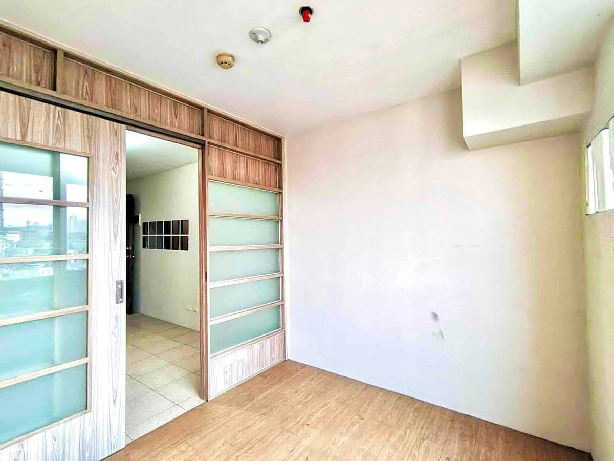FOR RENT 1BR BARE UNIT 14K ONLY - photo 1