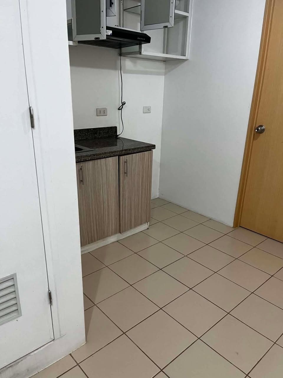 For Rent - photo 2