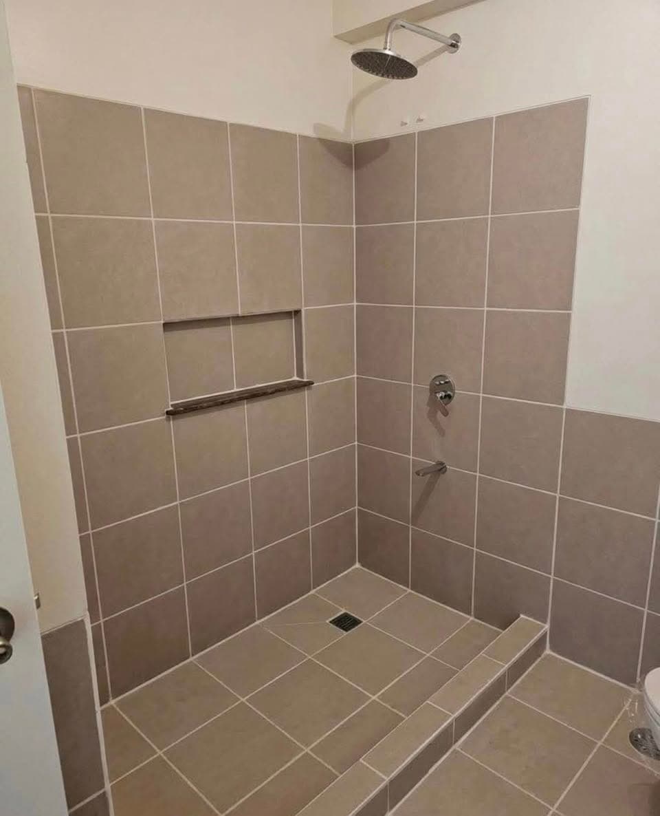 RISH 2BR BARE UNIT FOR RENT❗️ - photo 4