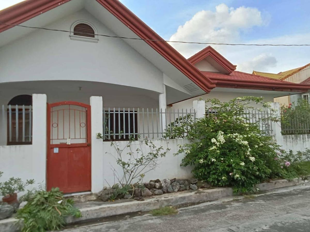 FOR RENT – Greenwoods Executive Village Pasig/Cainta - photo 1