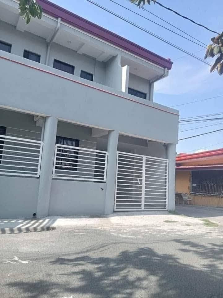 🏠  Las Pinas 1Bedroom with Sala, Kitchen and Balcony for Rent. - photo 1